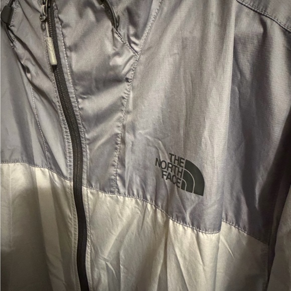 The North Face Men's Two-Tone Gray Windbreaker - Picture 2 of 9